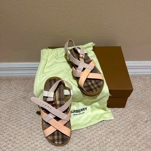 Little girl Burberry size 12 slippers, with bust bag and original box.